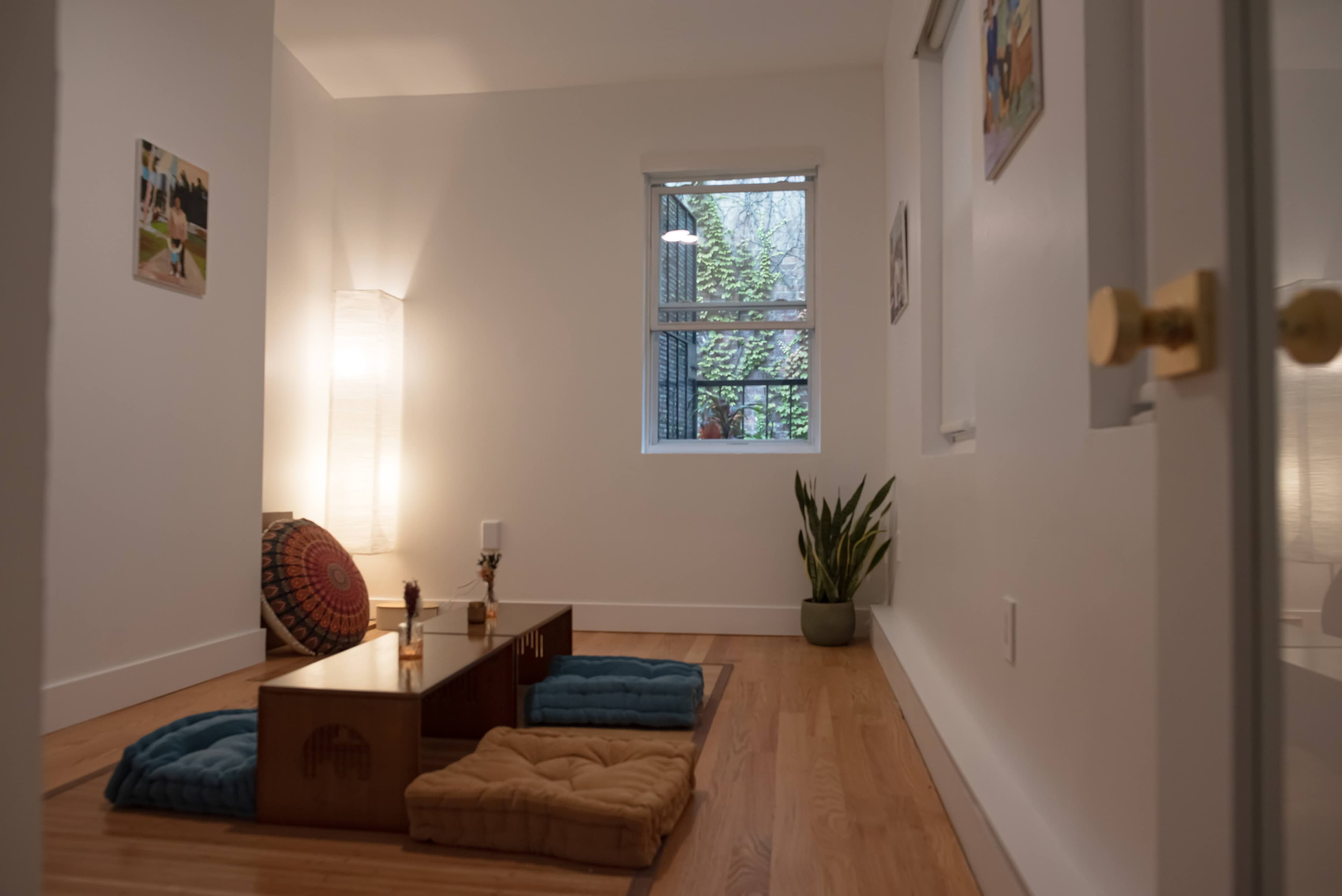 The 7 Space Conversation Room - Art Gallery Interior